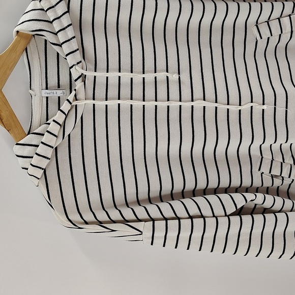 Z Supply Pullover Sweatshirt Hooded Cream With Black Stripe Size Large - Picture 2 of 10